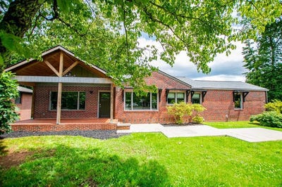 /international/us/2024-maple-street-carrollton-ga-110108986211/