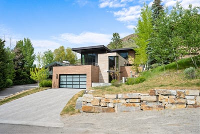 /international/us/820-n-walnut-ave-ketchum-id-110108474119/