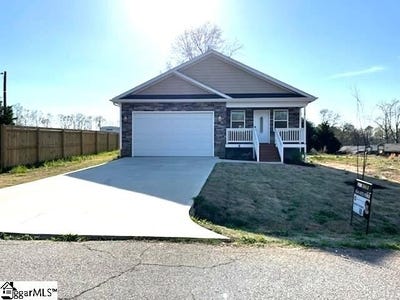 /international/us/108-longshore-drive-belton-sc-110098283667/