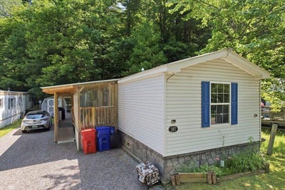 /international/us/297-taylor-street-milton-vt-110109196375/
