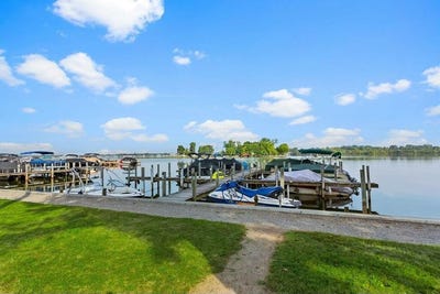 /international/us/13983-custers-point-road-ne-thornville-oh-110097823777/