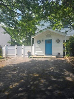 /international/us/9-trim-street-bay-shore-ny-110108745900/