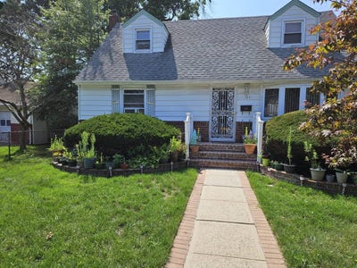 /international/us/184-maple-ave-uniondale-ny-110109902559/