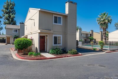 /international/us/232-n-lemoore-28-avenue-lemoore-ca-110108205137/