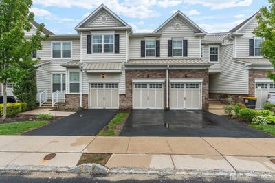 /international/us/79-autumn-lane-montgomery-nj-110107207758/