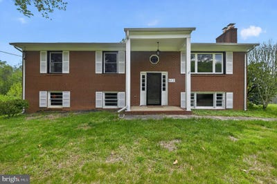 /international/us/512-round-hill-road-boston-va-110107508935/