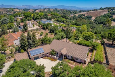 /international/us/1535-gamby-way-solvang-ca-110119478503/