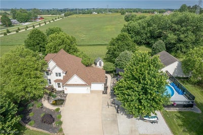 /international/us/4456-maplegrove-avenue-louisville-oh-110108999905/