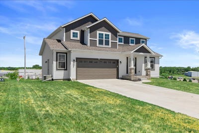 /international/us/906-ridge-ct-watertown-wi-110108881377/