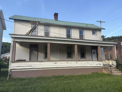 /international/us/217-pleasant-street-mannington-wv-110101004575/