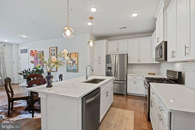 /international/us/13342-arrowbrook-centre-drive-herndon-va-110101037395/