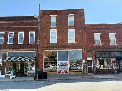 /international/us/106-e-murphy-street-madison-nc-110106338614/
