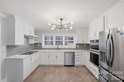/international/us/2214-arnold-drive-charlotte-nc-110107037236/