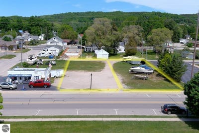 /international/us/903-main-street-frankfort-mi-110099869996/