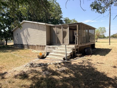 /international/us/1100-alford-street-graham-tx-110119685391/