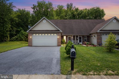 /international/us/104-beverly-boulevard-fayetteville-pa-110099954758/