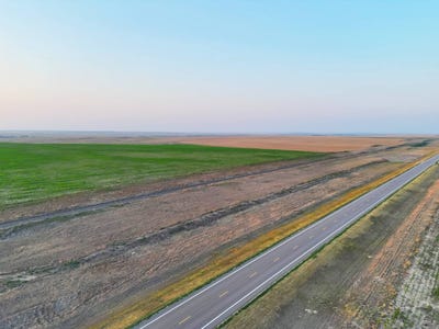 /international/us/state-highway-40-weskan-ks-110119521458/