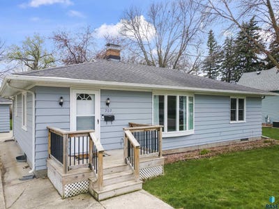 /international/us/707-e-6th-st-dell-rapids-sd-110107695390/