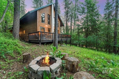 /international/us/5-huckleberry-rd-garden-valley-id-110100200290/