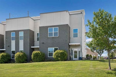 /international/us/4685-herbert-hoover-hwy-iowacity-ia-110108547790/