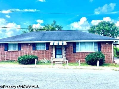 /international/us/120-brown-street-clarksburg-wv-110108449922/