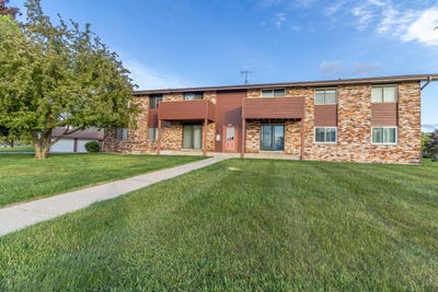 /international/us/10345-w-whitnall-edge-dr-franklin-wi-110108226165/