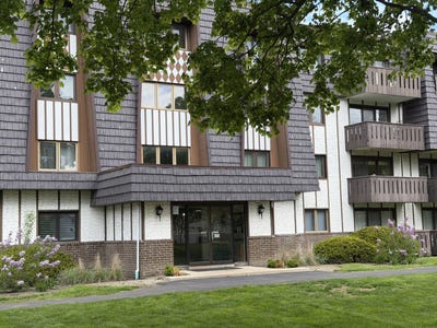 /international/us/13000-w-heiden-circle-lake-bluff-il-110108072377/