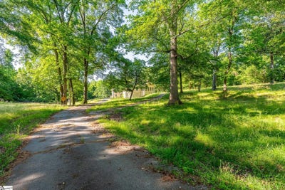 /international/us/220-willow-street-pacolet-sc-110108196338/