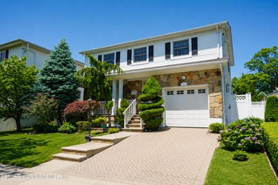 /international/us/59-tarring-street-staten-island-ny-110108988291/