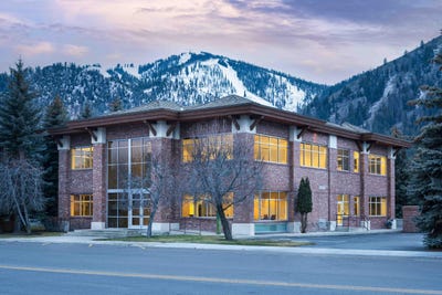 /international/us/101-lewis-st-ketchum-id-110104091469/