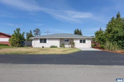 /international/us/319-n-dunlap-sequim-wa-110108502433/