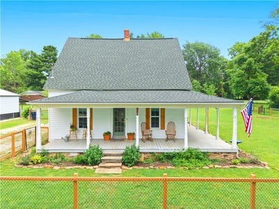 /international/us/202-w-graham-street-prairie-grove-ar-110107960083/