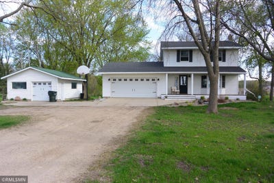 /international/us/17172-220th-street-hutchinson-mn-110106784995/