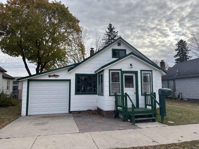 /international/us/112-e-avenue-b-newberry-mi-110105337472/
