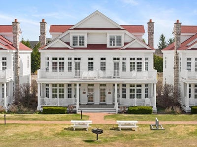 /international/us/623-lakeside-court-bay-harbor-mi-110107667548/