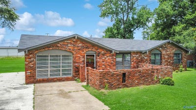 /international/us/2407-morgan-avenue-decatur-al-110100842698/