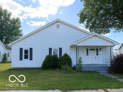 /international/us/212-e-hopewell-street-farmersburg-in-110103696919/
