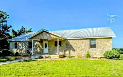 /international/us/3802-4th-street-owensville-mo-110100446535/
