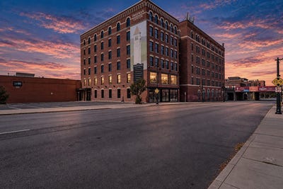 /international/us/170-s-lincoln-st-spokane-wa-110120463567/