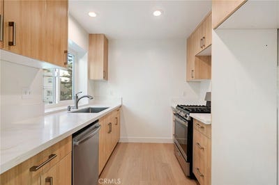 /international/us/10911-bluffside-drive-studio-city-ca-110108663577/