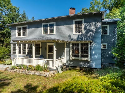 /international/us/16-steamboat-lane-winter-harbor-me-110119739078/