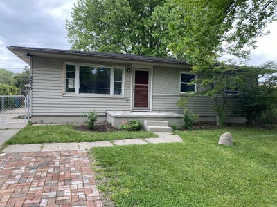 /international/us/9350-biddle-street-romulus-mi-110108304686/
