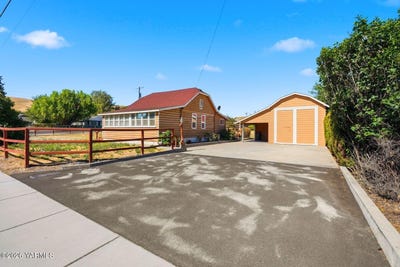 /international/us/301-pleasant-ave-selah-wa-110119639012/