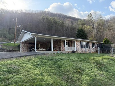 /international/us/265-polley-street-elkhorn-city-ky-110106494016/