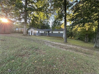 /international/us/11435-bradford-road-greenville-in-110102019353/