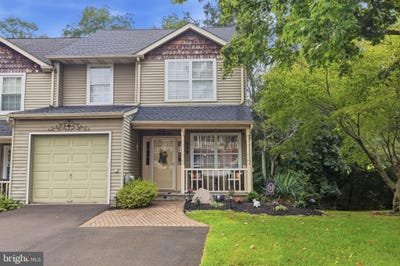 /international/us/42-mulberry-drive-southampton-pa-110120086357/