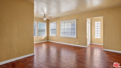 /international/us/906-2nd-st-bakersfield-ca-110105394524/