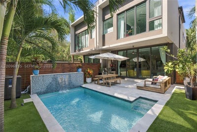 /international/us/2922-jackson-ave-miami-fl-110120498819/