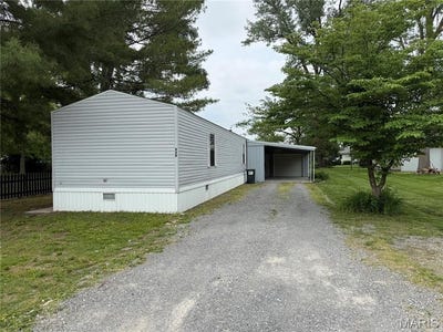 /international/us/940-e-1st-street-beckemeyer-il-110108143630/