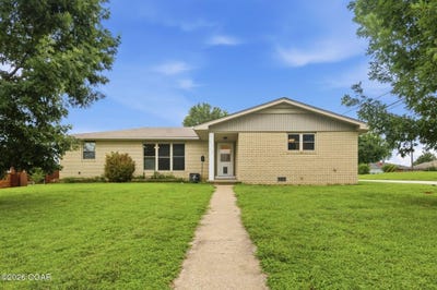 /international/us/2527-s-illinois-avenue-joplin-mo-110109042153/